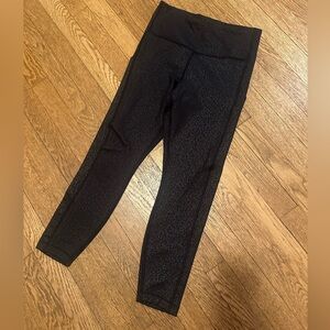 Athleta Ultimate Stash Embossed 7/8 Tight